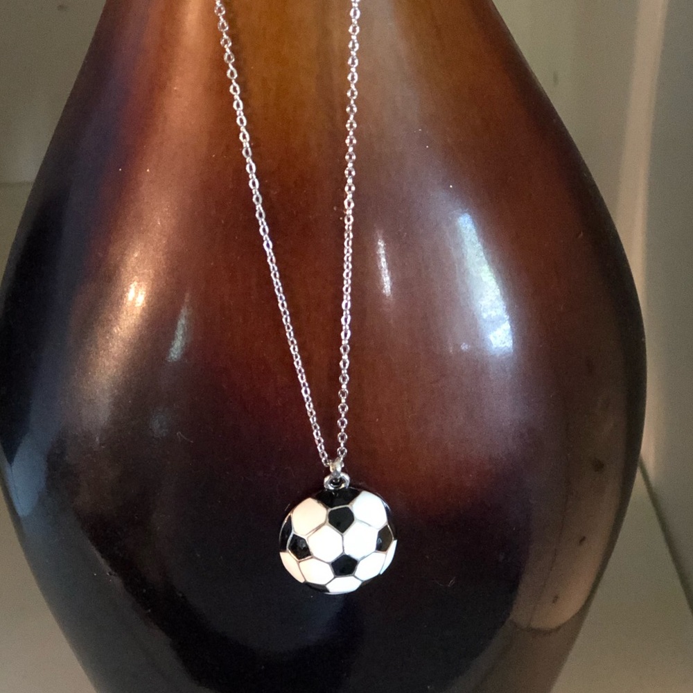 Savvy Soccer Moms: Necklace